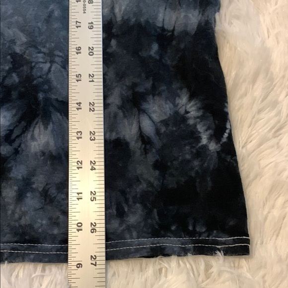 Sigma Pi Graphic Tee Size Medium - Picture 5 of 6